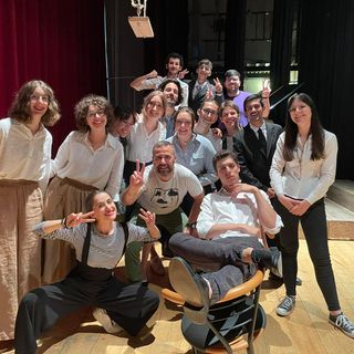 “Non scendere” accoglie a teatro don Gabriele Bof