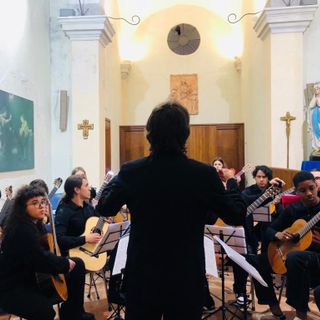 VIDEO E FOTO. Applausi agli studenti del Candiani-Bausch in concerto per la cascina dei poveri