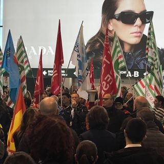 Protesta dei lavoratori a Malpensa: «Il ministro Giorgetti a confronto con Enac e gli altri soggetti per tutelare le oltre 120 famiglie interessate»