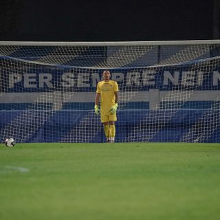 Il tuo rigore (parato) è come un rock. E scuote la Pro verso la vittoria. LE IMMAGINI