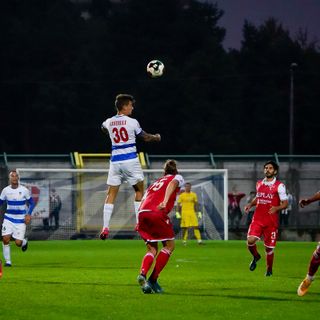 Nelle semifinali pari per il Padova - nella foto all'andata di campionato allo Speroni - e super vittoria per il Palermo