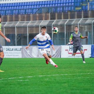 Un'azione della partita all'andata