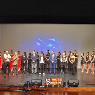 La gioia e la solidarietà oltre il dolore: successo al teatro Condominio per “Un mondo d’amore”