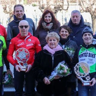 In 283 innamorati della bicicletta a Gavirate