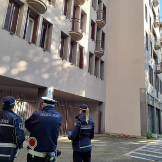 Condominio di via Torino 8, a Gallarate: trovati due abusivi, irregolari in Italia