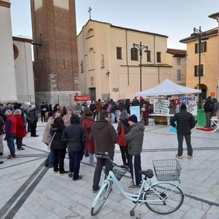 Il presidio del 25 novembre in piazza Santa Maria