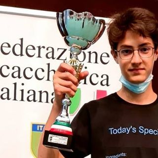 Simone Pozzari del circolo scacchi della Famiglia Legnanese, campione italiano under 16