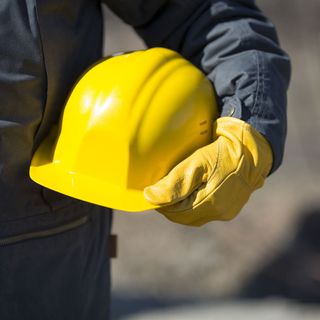 Grave infortunio in azienda tessile di Busto. Per il sindacato «la misura è colma»