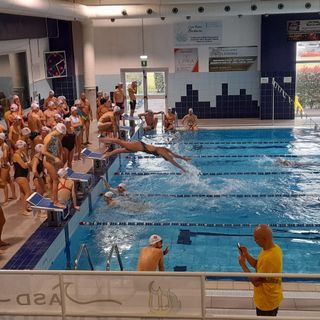 StaffettOna della Befana, l'edizione 2024 è andata in scena alla piscina di Gorla
