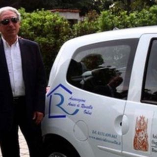 Gianni Maddaluno alla presentazione di un'auto donata per l'assistenza domiciliare