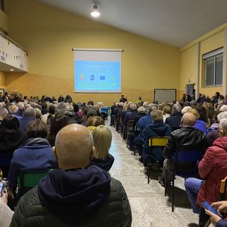 Raccolta puntuale, pienone al Redentore. Ancora tante domande e obiezioni