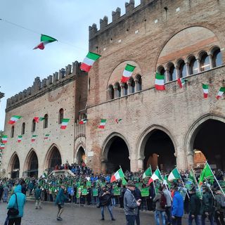 Un centinaio di alpini da Busto Arsizio a Rimini: «Questo raduno riempie il cuore»