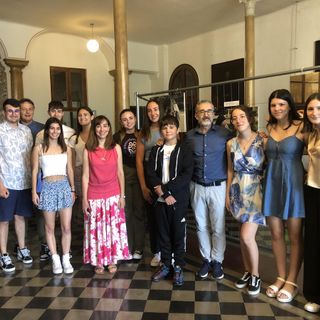 VIDEO E FOTO Il dietro alle quinte con il fotografo umanitario e gli studenti