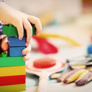 La bimba uccisa nel nido francese dove avrebbero dovuto prendersi cura di lei