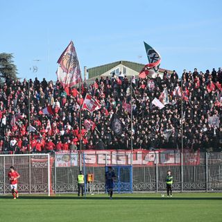 Tifosi del Bari - foto pubblicata dalla società su Facebook