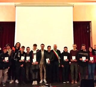 “Battesimo civico” per i neo diciottenni di Olgiate