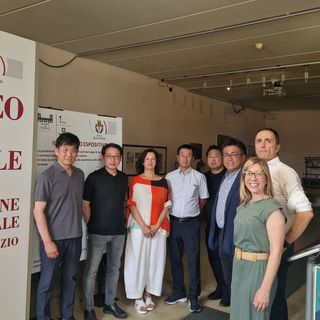 La delegazione giapponese in visita al Museo del Tessile di Busto