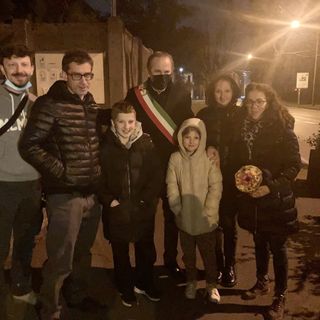 I bambini arrivati con don Giuseppe due settimane fa: la loro storia ha toccato il cuore a tutti, ma a qualcuno ancora di più