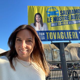 Tovaglieri, manifesti sulle strade del Varesotto contro lo stop ai motori termici