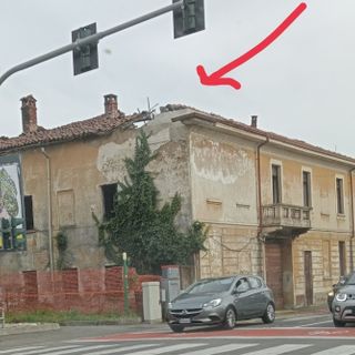 «Stabile fatiscente e pericoloso in via Magenta a Busto Arsizio»