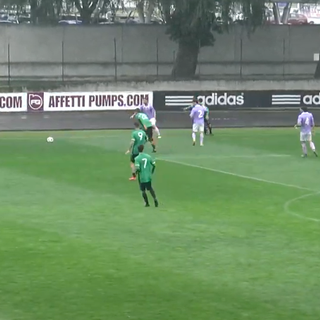 Un'azione del derby - dalla diretta live Usd Castellanzese