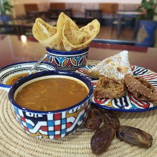 Cena Iftar in piazza Morelli a Legnano