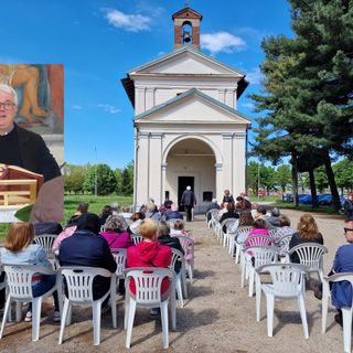 La messa alla chiesetta e don Claudio Caregnato - foto per cortesia di Agostino Di Francesco
