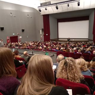 Il Lux straripante di spettatori per &quot;C'è ancora domani&quot;