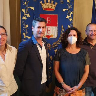 Commercio a Busto ancora con il segno più