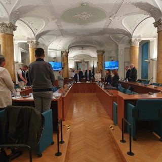 Il Consiglio provinciale si apre nel ricordo di Mirella Cerini: «Un riferimento per tutti i sindaci»