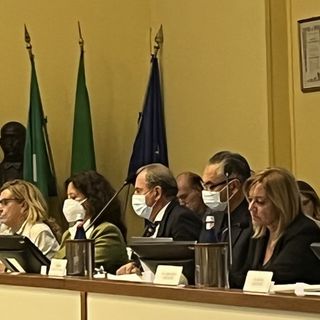 Busto, fiamme tra l'opposizione e il sindaco. «Siamo preoccupati di non riuscire a spendere i soldi del Pnrr»