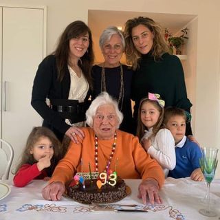 Elsa, mamma, nonna e bisnonna: qui con i suoi più grandi amori