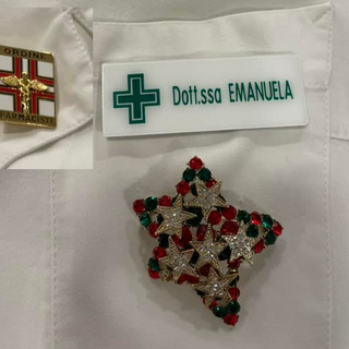 Riferimenti per non smarrirsi nella bella immagine della dottoressa Bossi: il caduceo, il nome, le stelle