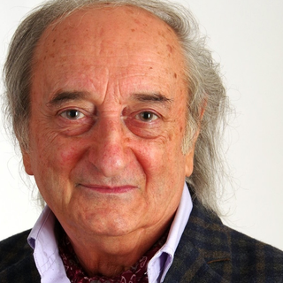 Ezio Foglia e una delle opere con cui ha recentemente salutato gli amici sui social