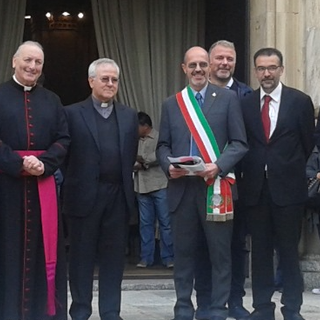 Il sindaco Farisoglio a una cerimonia a Castellanza