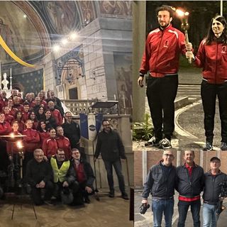 FOTO E VIDEO. La fiaccola della fede, dell'amicizia e anche dell'amore: così Sacconago si sente più unita che mai