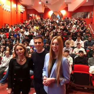 VIDEO. Andrea Franzoso agli studenti del liceo: «Scoprite i vostri talenti»