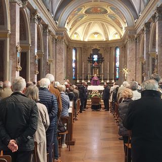 L'addio a Lodoletti di una commossa Marnate. «Grazie Mario per tutto quello che ci hai fatto vivere»