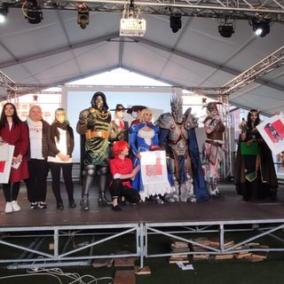 Un momento della gara cosplay. Sotto: Chiara Gucciardi