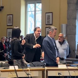 VIDEO «Forza Gigi». Il finale toccante degli auguri in comune a Busto