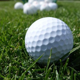 Tee Up To Win, una gara di golf benefica per le donne vittime di violenza