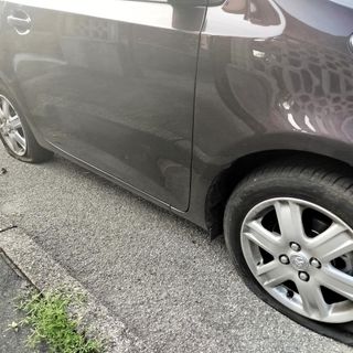 VIDEO. Castellanza, segretario del Pd trova le gomme a terra: «La mia auto già nel mirino»