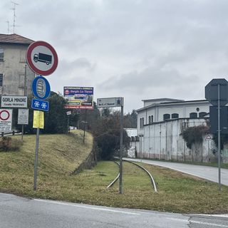 Lavori a Gorla Minore, chiusa la strada della Valle