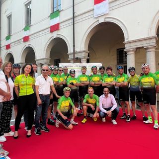 VIDEO. Da Busto a Sanremo si pedala che è un piacere. Anche a 76 anni