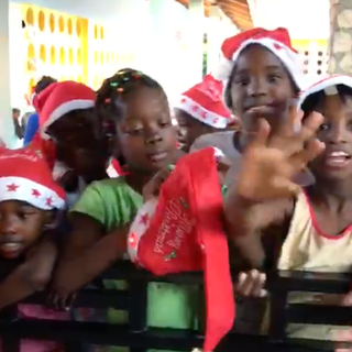 Ad Haiti un Natale misero. Ma i bambini ci donano la loro gioia. VIDEO