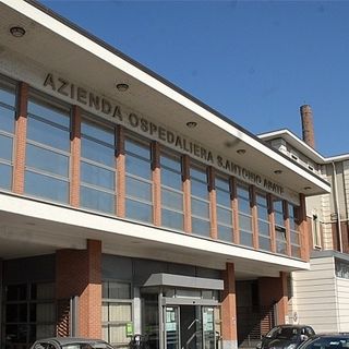 «All'ospedale di Gallarate condizioni indegne, sia riconosciuto lo stato di emergenza. Non si può morire in un angolo»