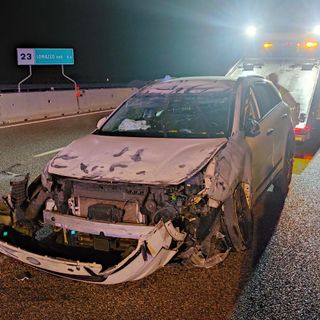 L'auto dopo l'incidente (foto da ilSaronno.it)
