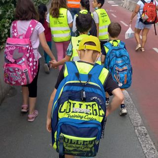 A Legnano riparte il Pedibus: oltre 130 bambini coinvolti e sei linee attivate