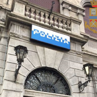 Cerca di nascondere l'hashish nei pantaloni davanti alla polizia: ventenne bustocco nei guai