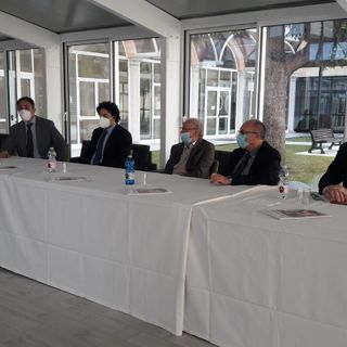 Conferenza stampa a &quot;La Provvidenza&quot;. Al centro, il presidente uscente, Ambrogio Gobbi